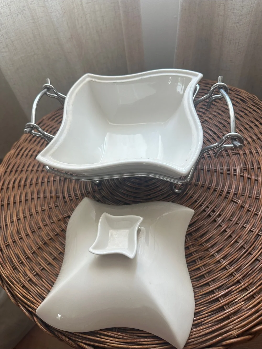 Vintage Sienna by Godinger White Porcelain 1-Quart Chafing Serving Dish Chrome